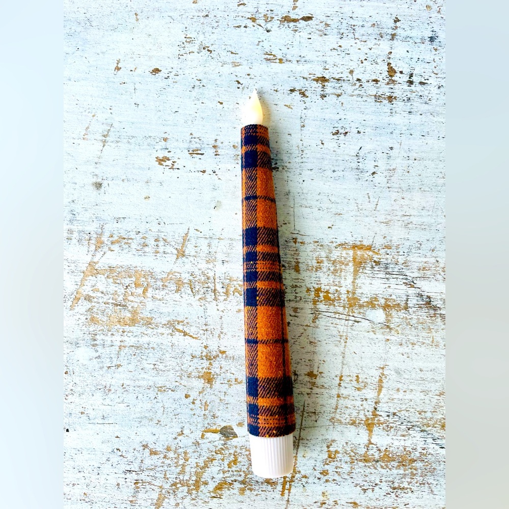 *Fall Plaid Realistic Flame LED Timer Taper